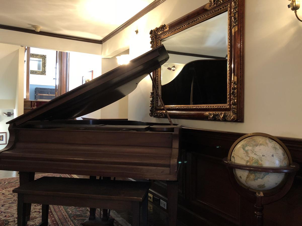 בר הרבור Ivy Manor Inn Village Center מראה חיצוני תמונה