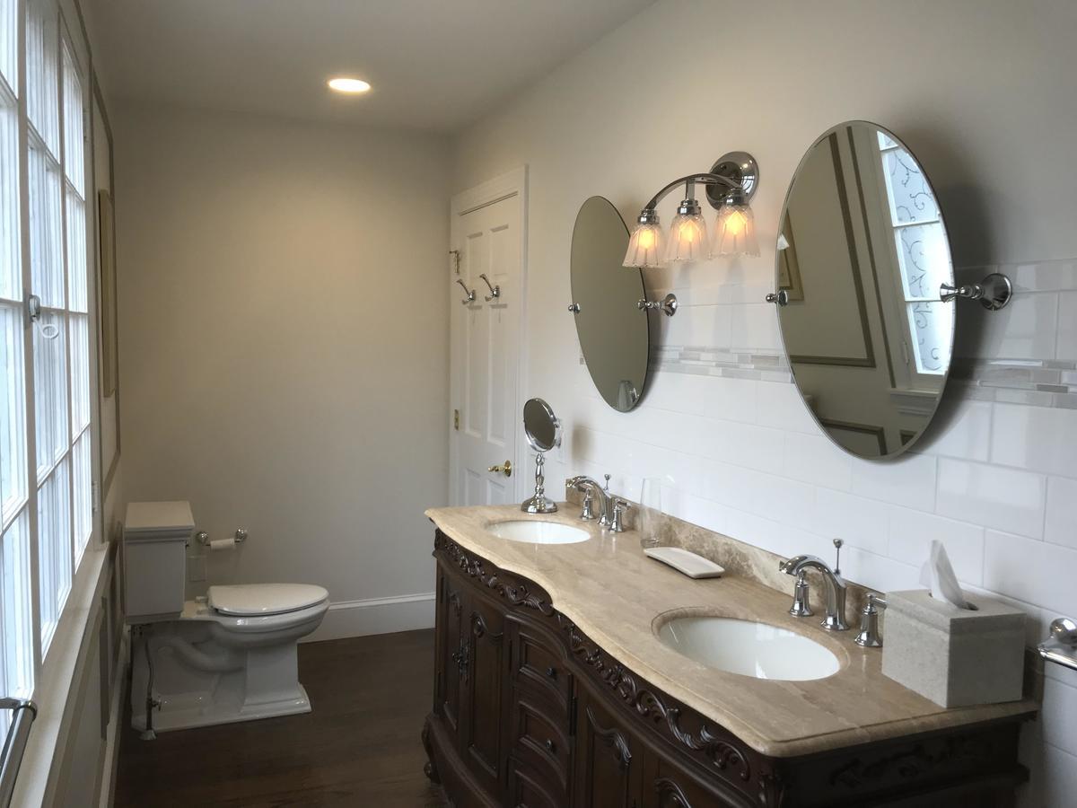 בר הרבור Ivy Manor Inn Village Center מראה חיצוני תמונה