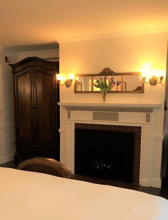 בר הרבור Ivy Manor Inn Village Center מראה חיצוני תמונה