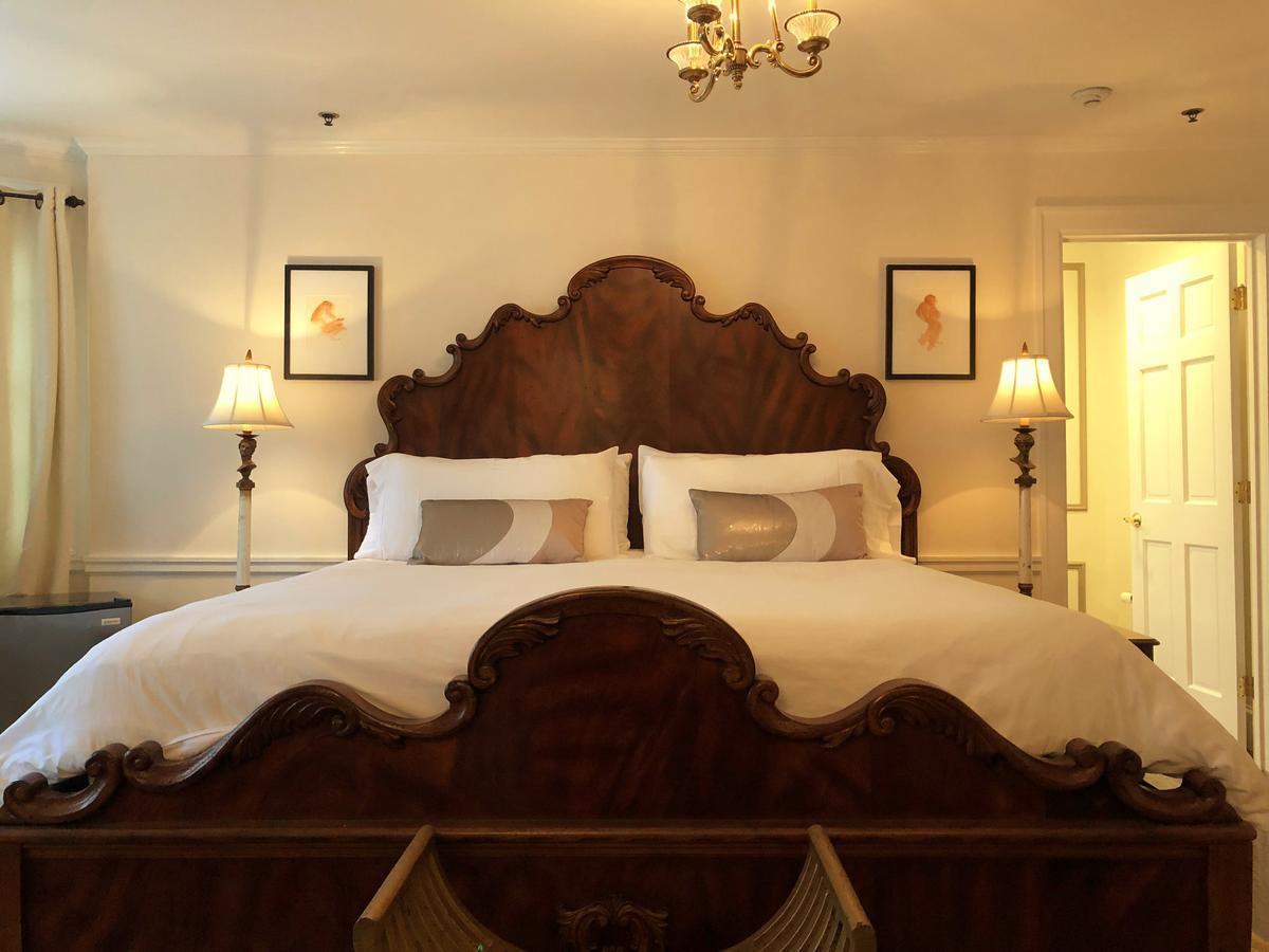 בר הרבור Ivy Manor Inn Village Center מראה חיצוני תמונה